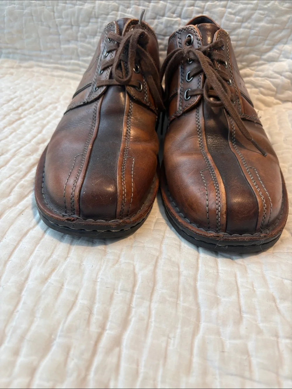 Clarks Men's Two-Tone Brown Leather Lace-Up Oxfords